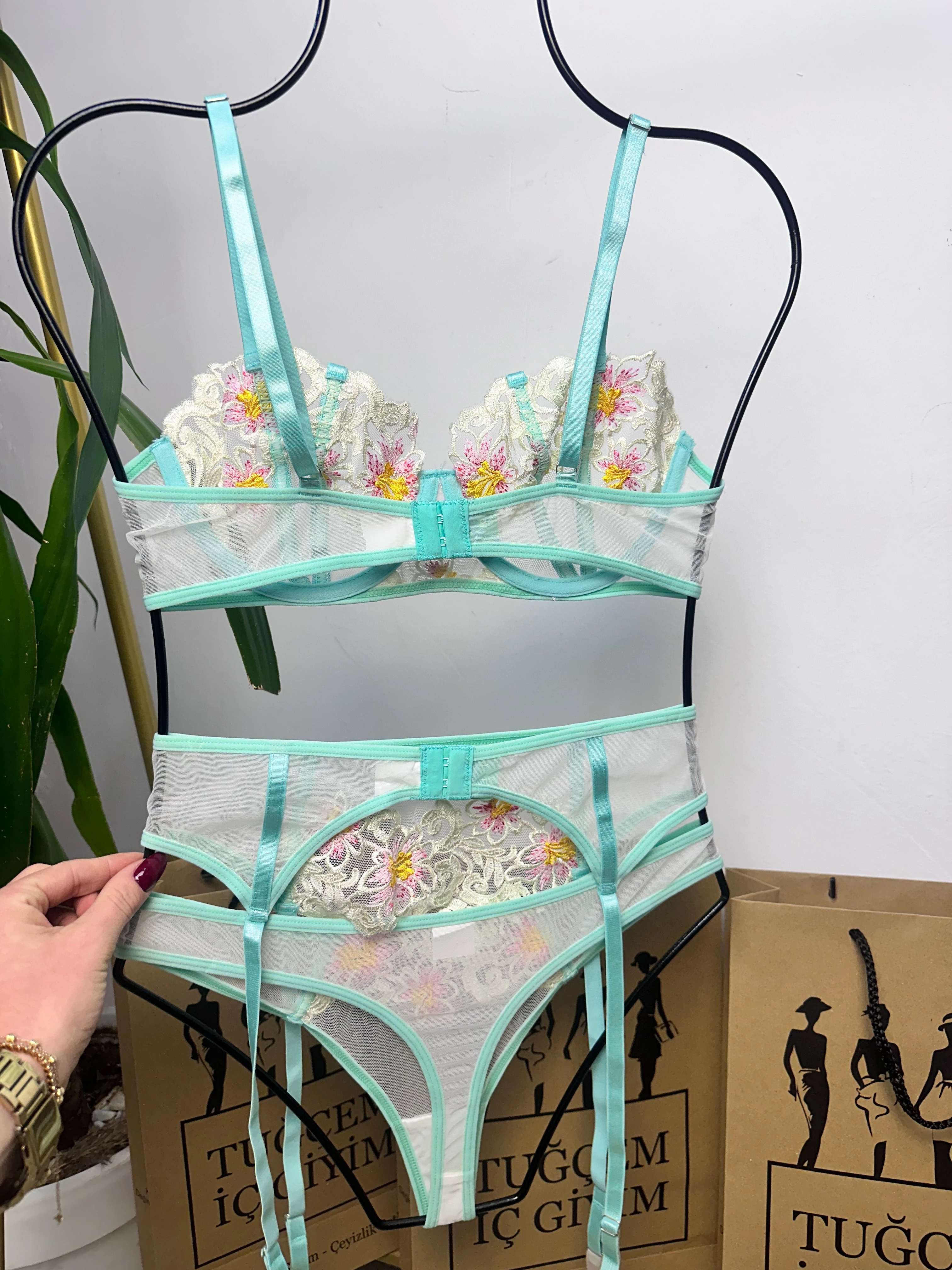 Bloom Mint – Vintage Nakışlı Jartiyer Takım