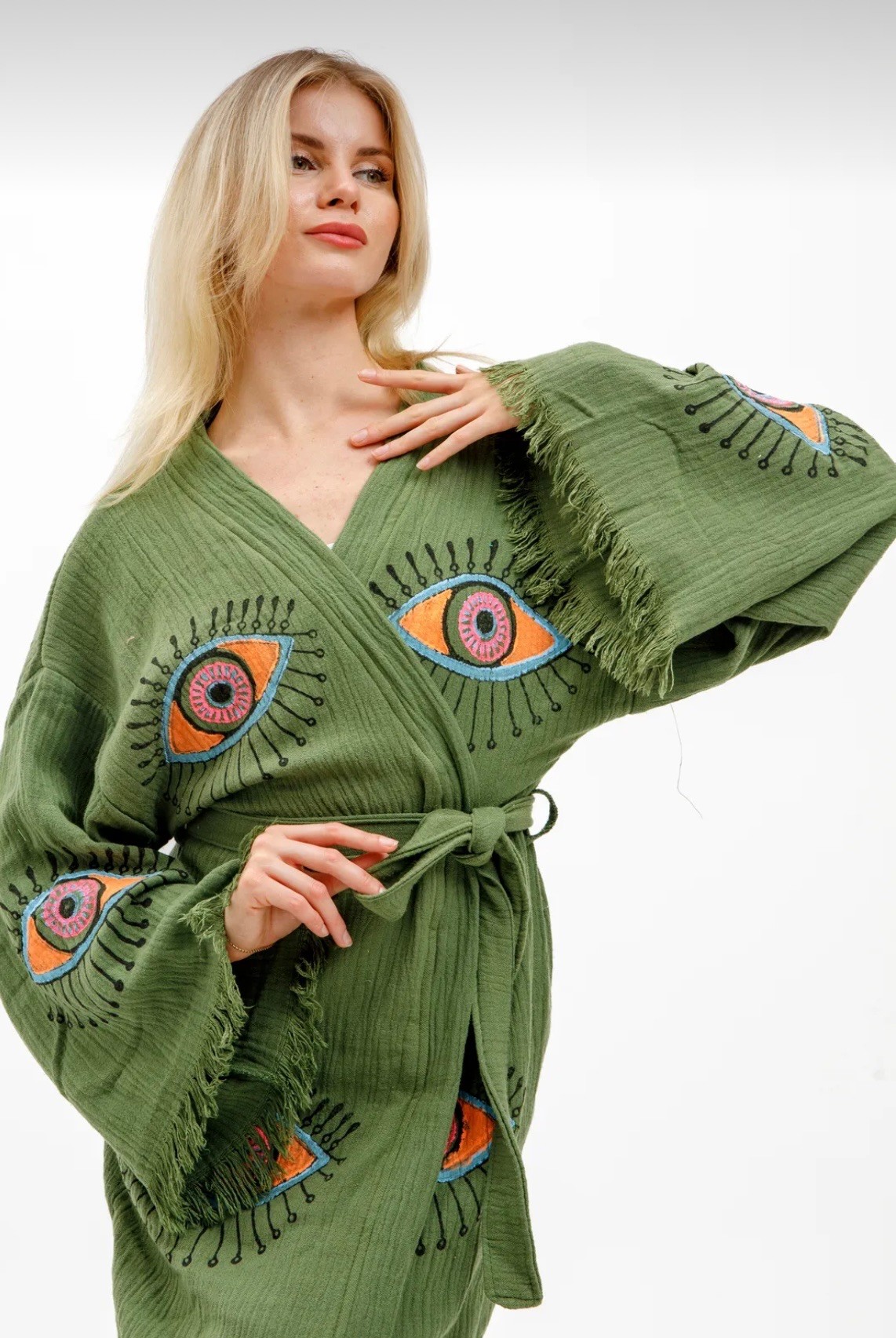 Mystic Gaze – Nakışlı Kimono