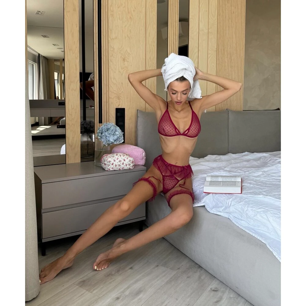 AMORIA – Şarap Rengi Tül ve Jartiyerli 3 Parça Takım