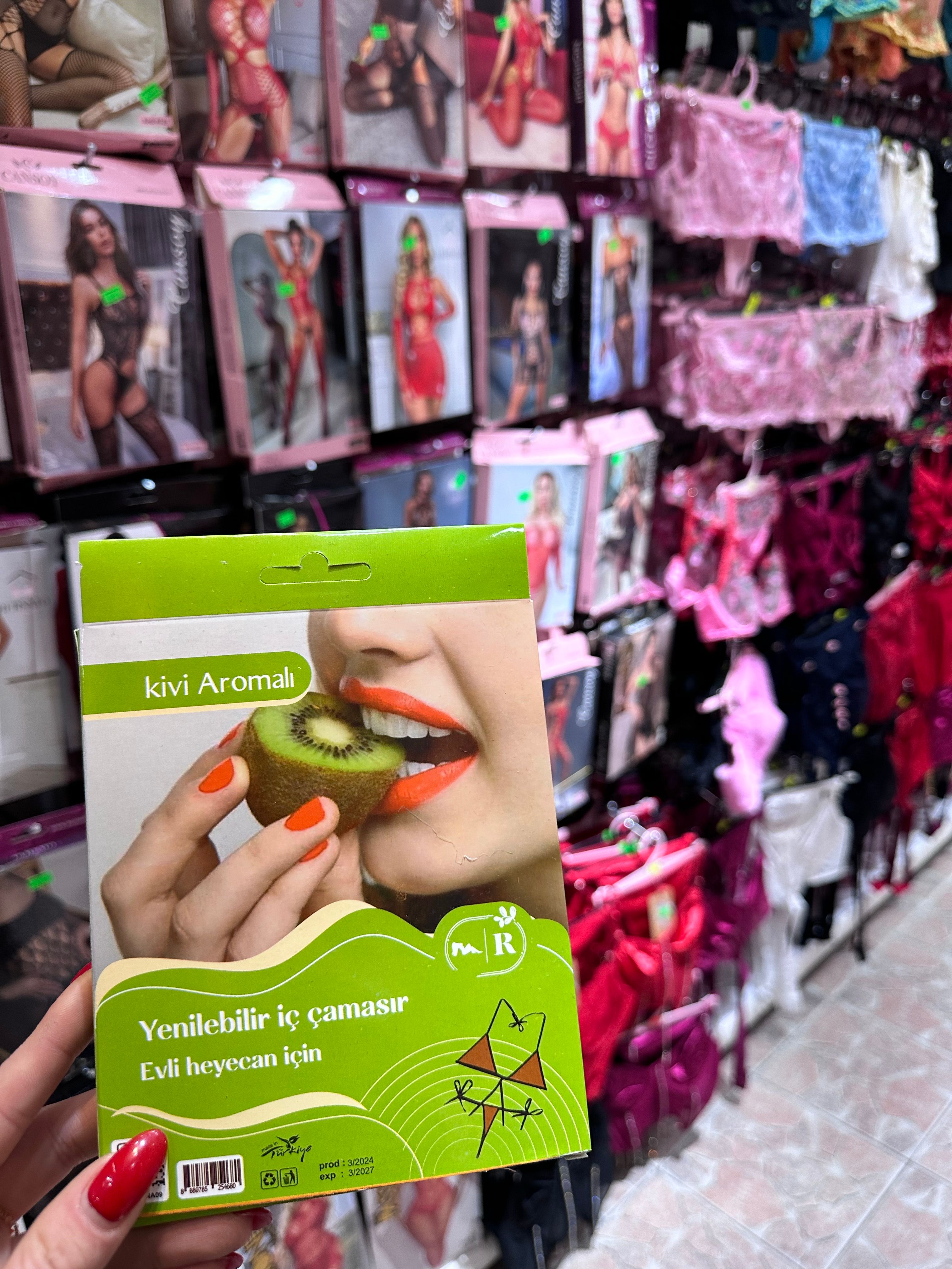 Kivi Aromalı Yenilebilir Çamaşır