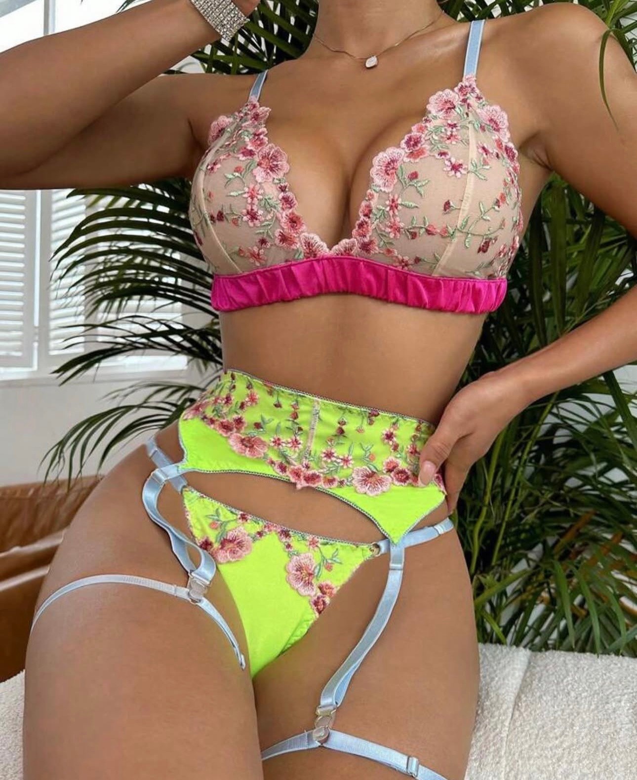 Flora Fantezi Takımı