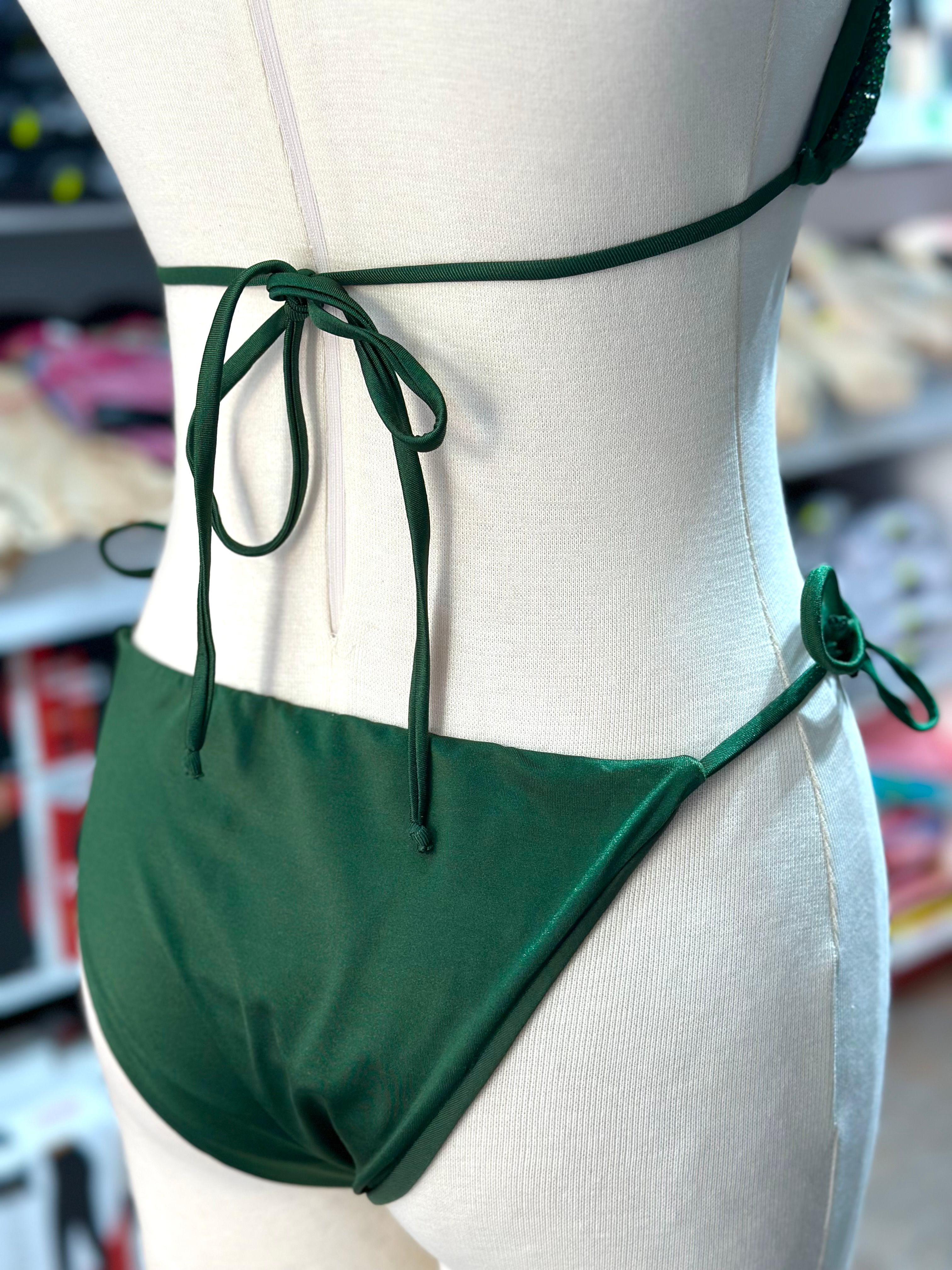 Emerald Allure – Işıltı Taşlı Yeşil Bikini Takımı