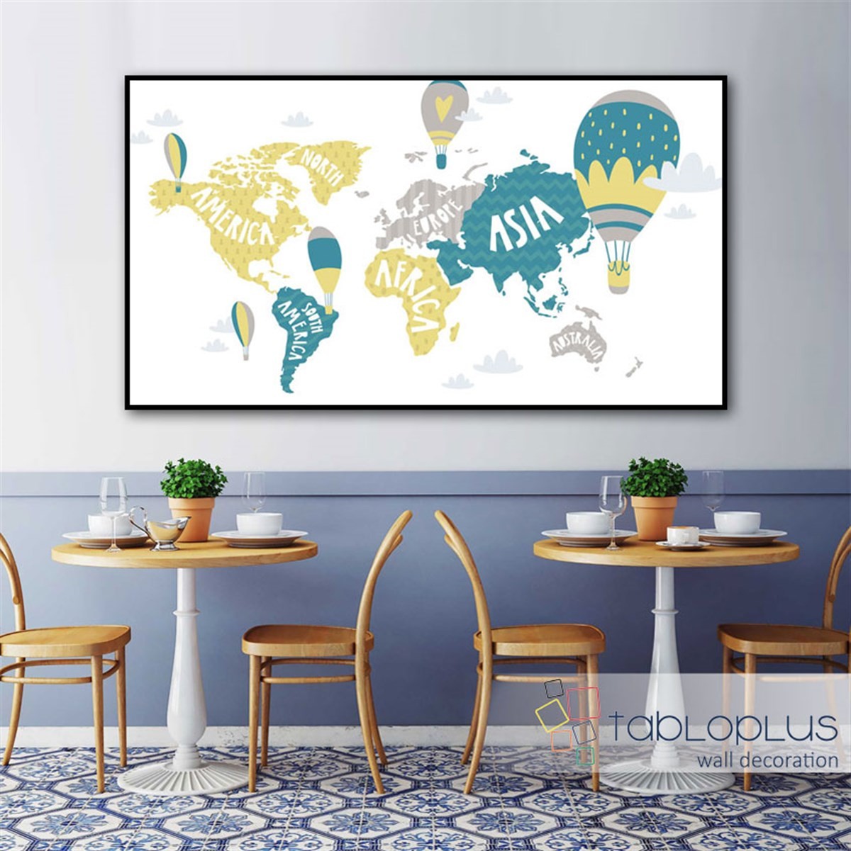 Dünya Haritası ve Balonlar Kanvas Tablo
