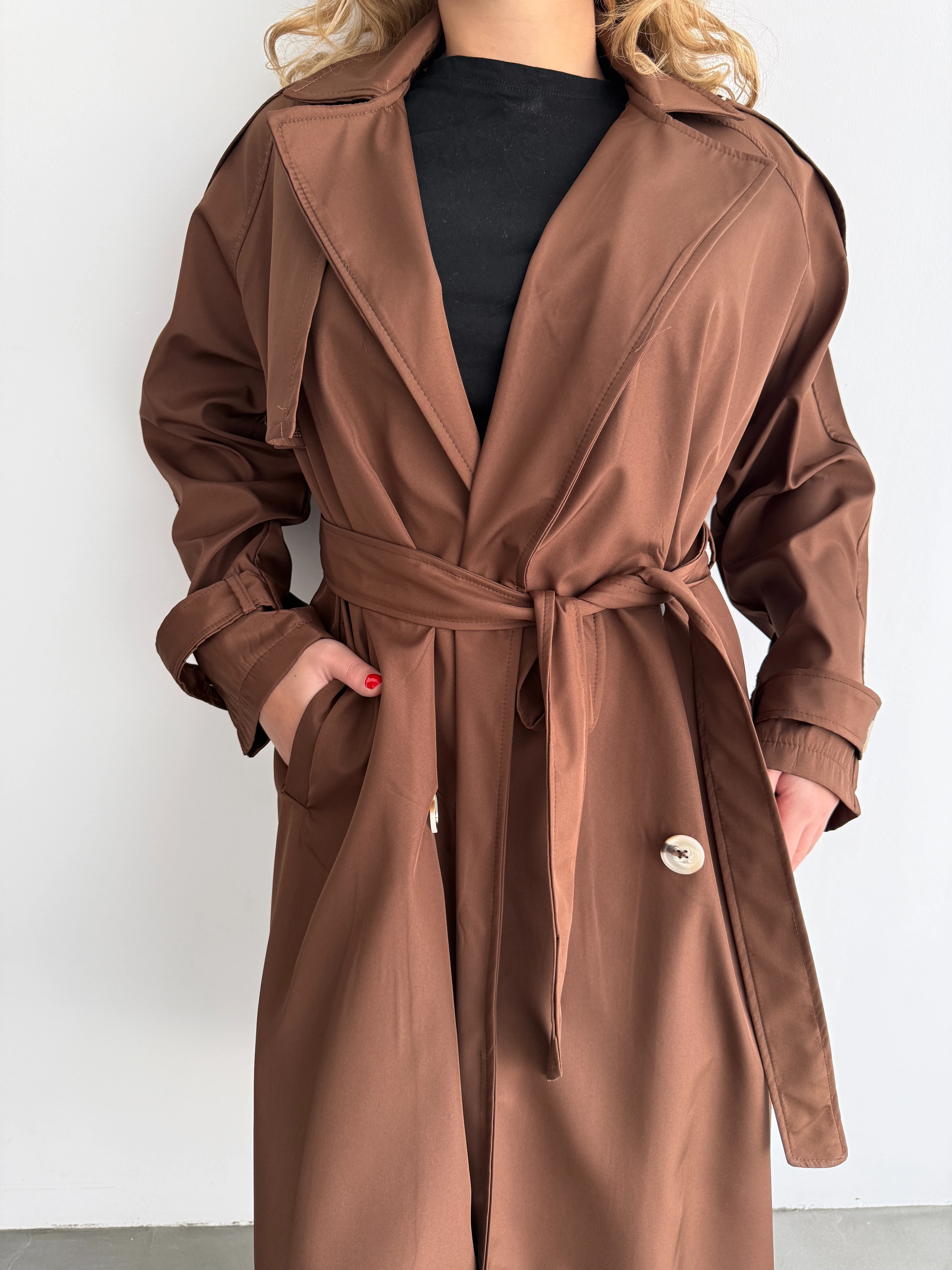 Tasarım Kolu Kemerli Trençkot