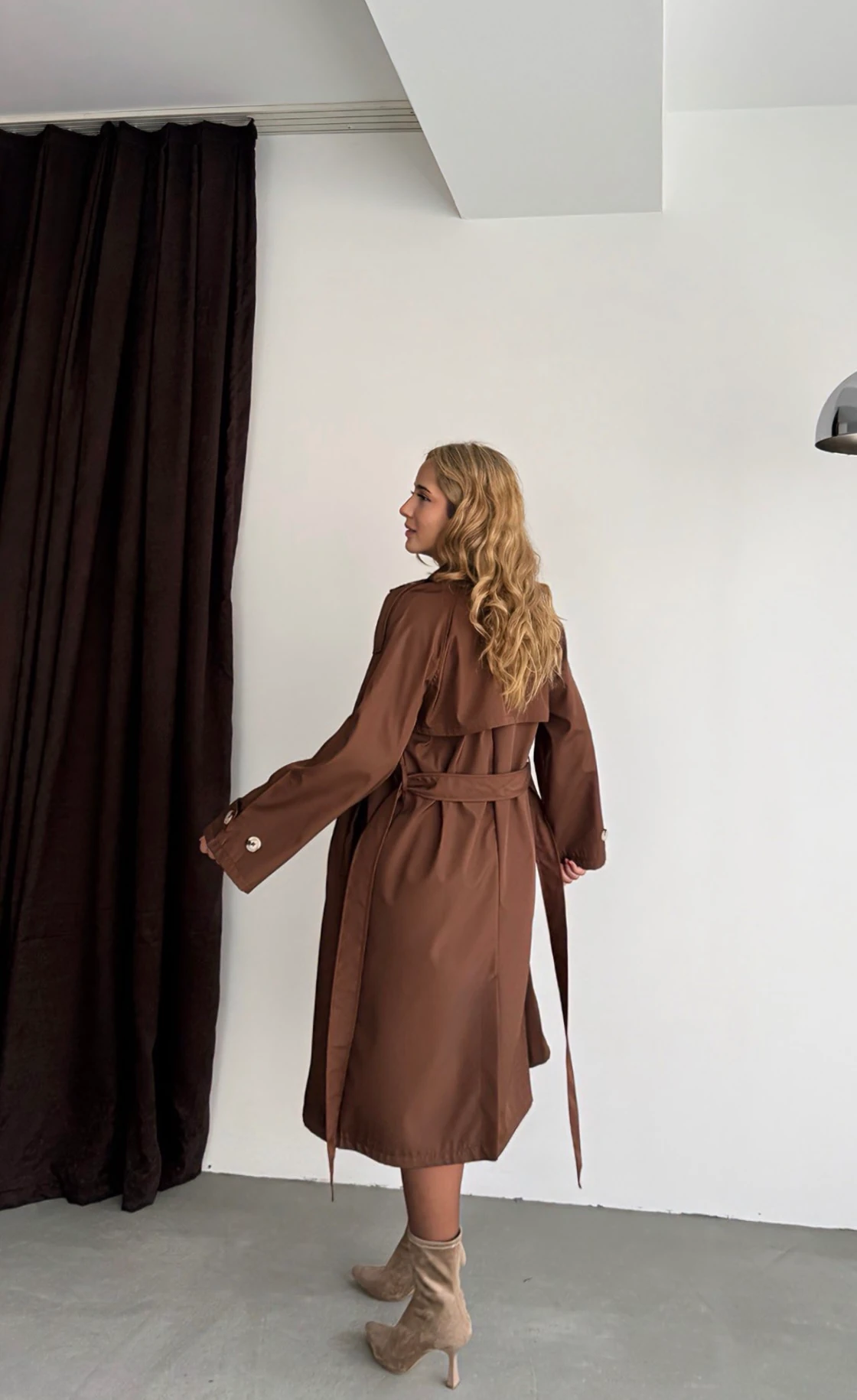 Tasarım Kolu Kemerli Trençkot