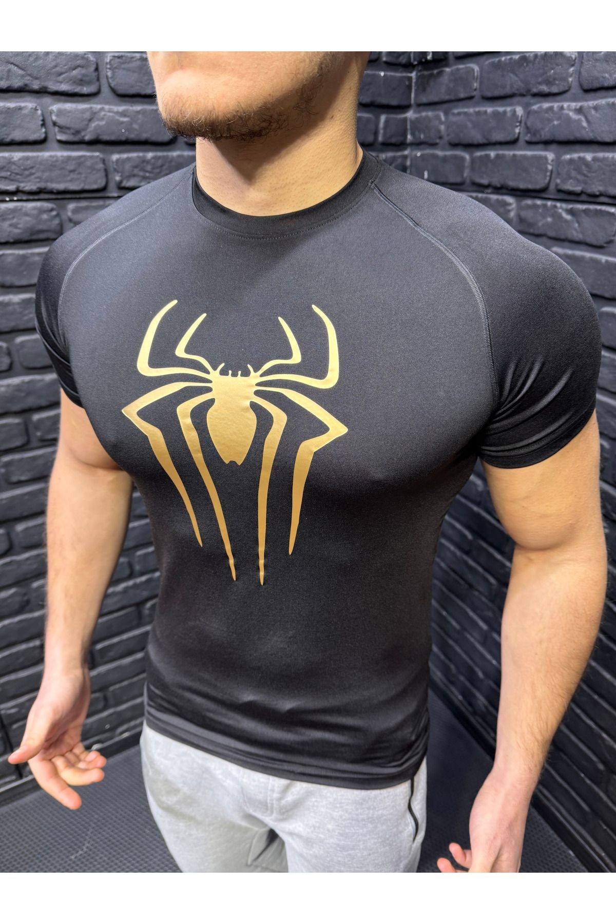 Kısa Kollu Altın Baskılı Compression Tshirt