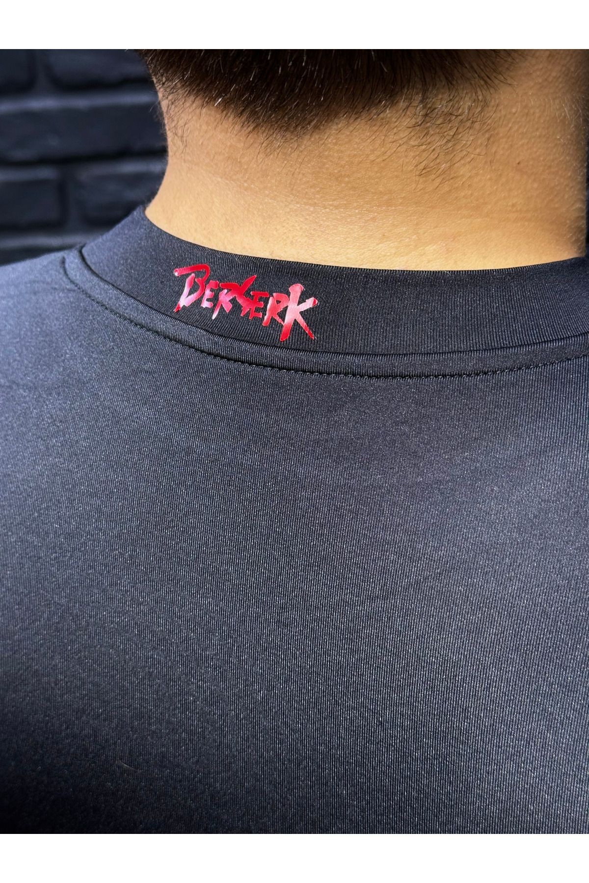 Vücuda Oturan Kırmızı Compression Berserk Baskılı Atlet – Spor & Fitness