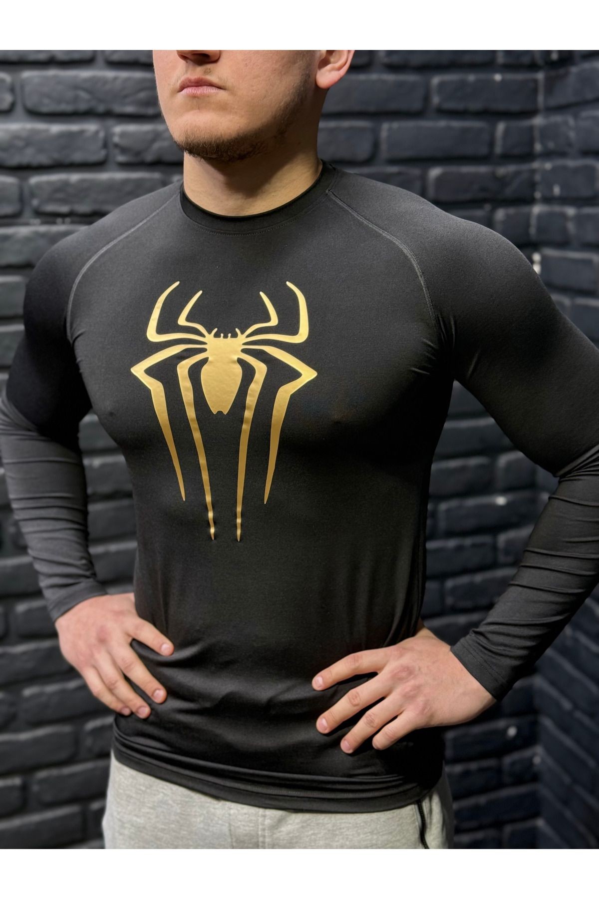 Uzun Kollu Altın Örümcek Baskılı Compression Body Fit Tshirt