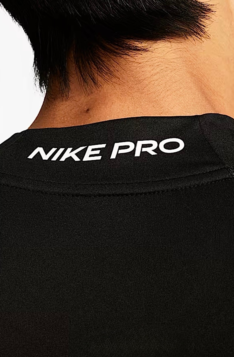 Nike Boğazlı Compression Body