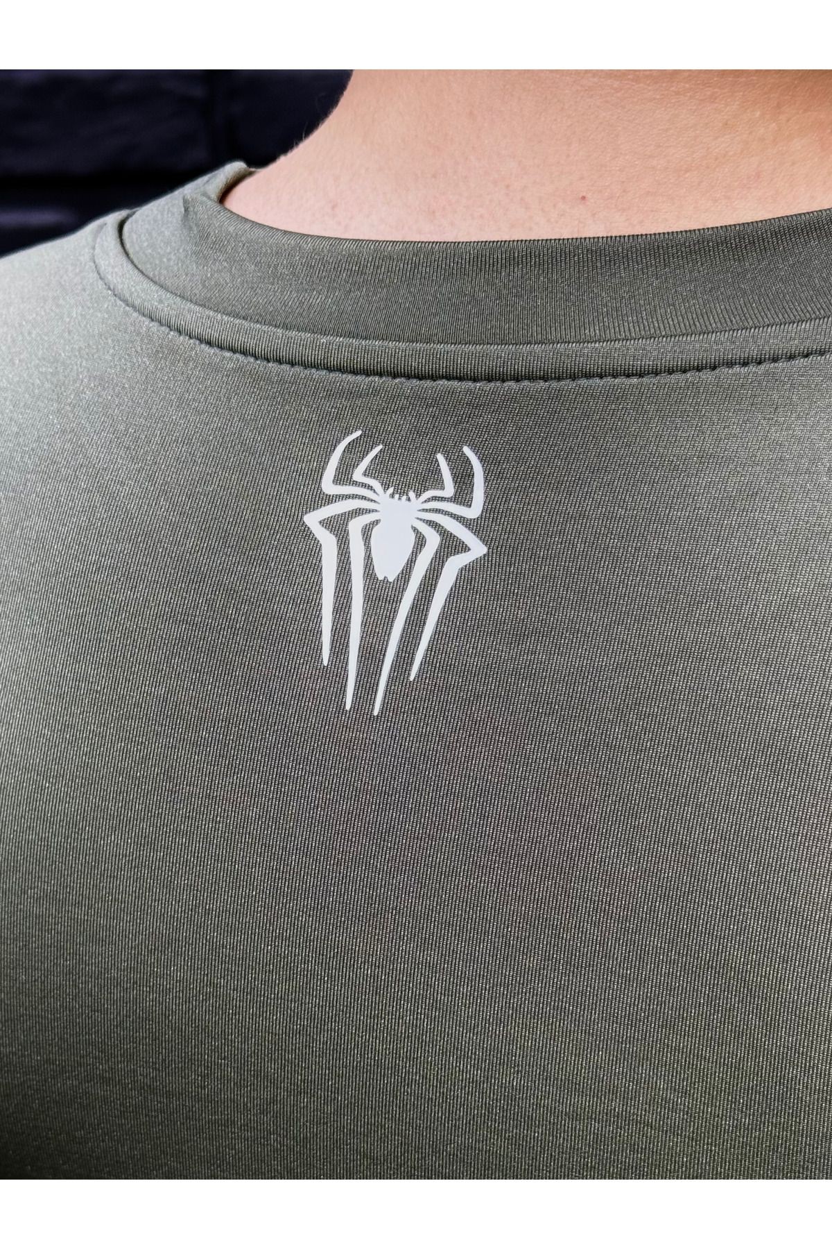 Compression Haki Beyaz Örümcek Baskılı Atlet – Spor & Antrenman Atleti
