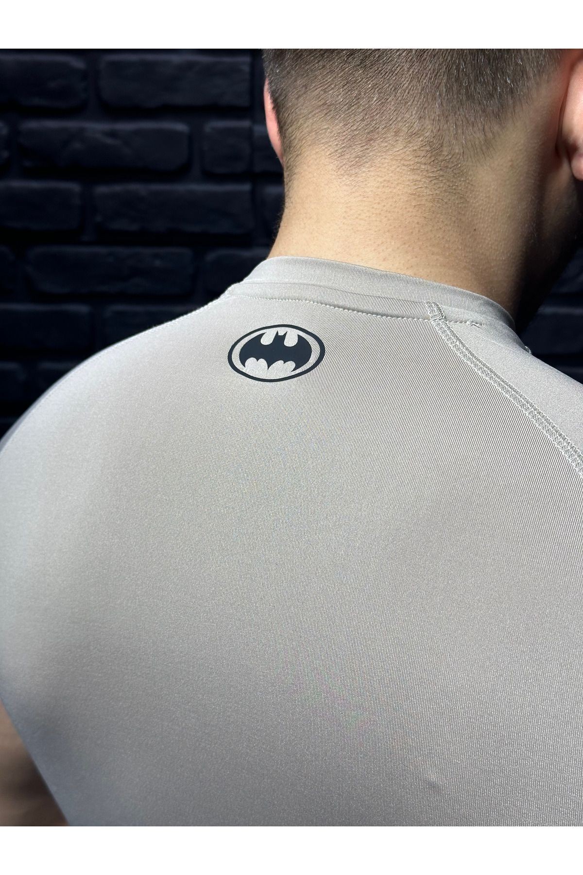 Kısa Kollu Compression T-shirt Fit Spor Tam Beden Erkek Tişört Bej Batman Baskılı