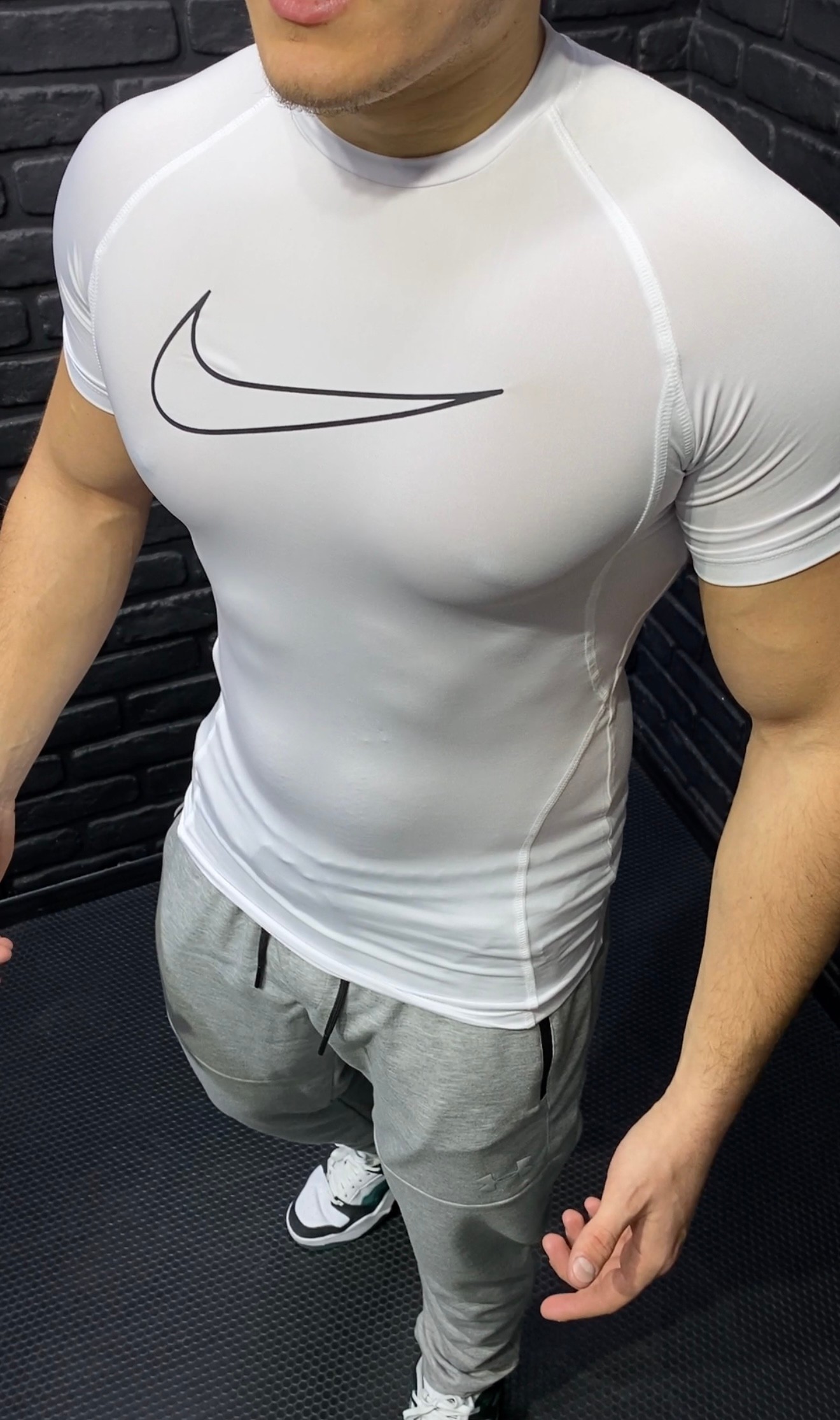Nike Büyük Logolu Compression T-Shirt - Beyaz