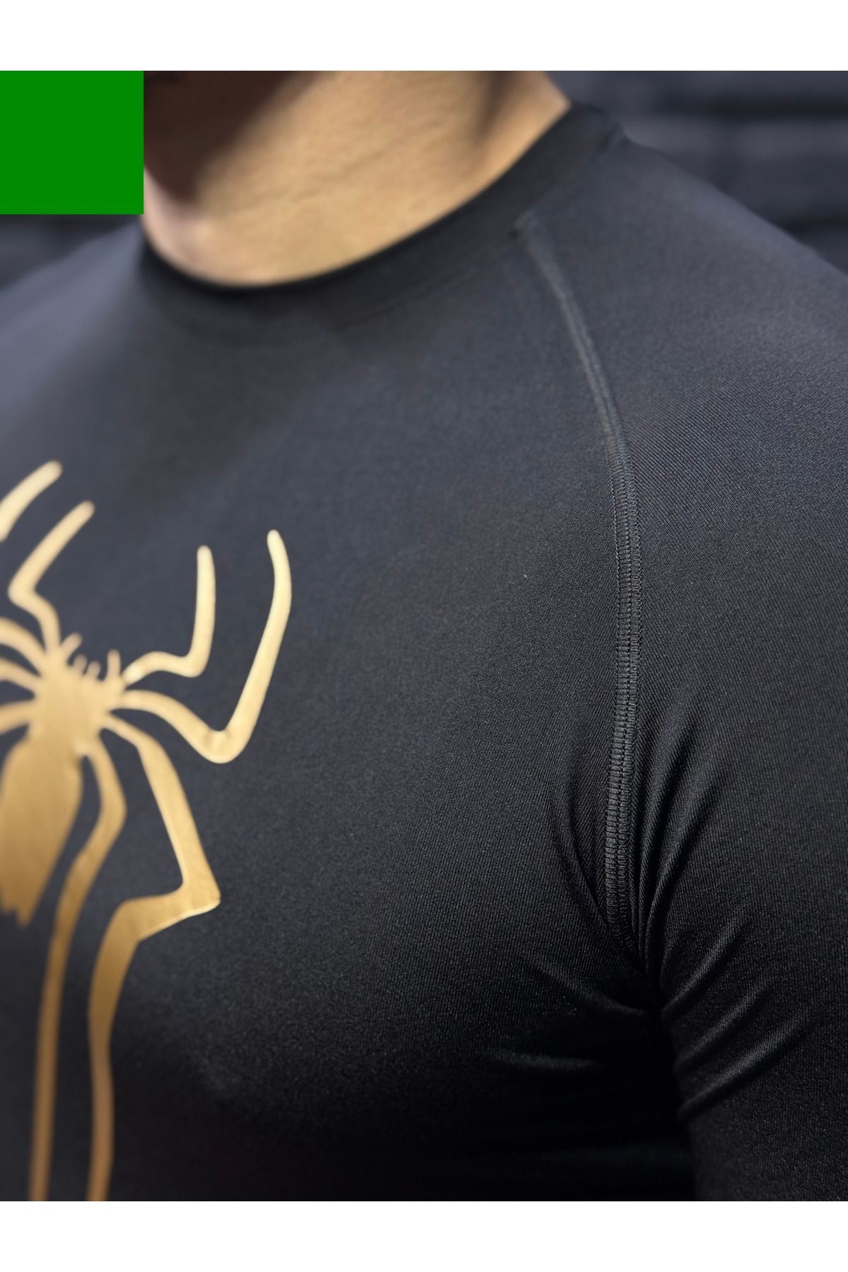Kısa Kollu Altın Baskılı Compression Tshirt