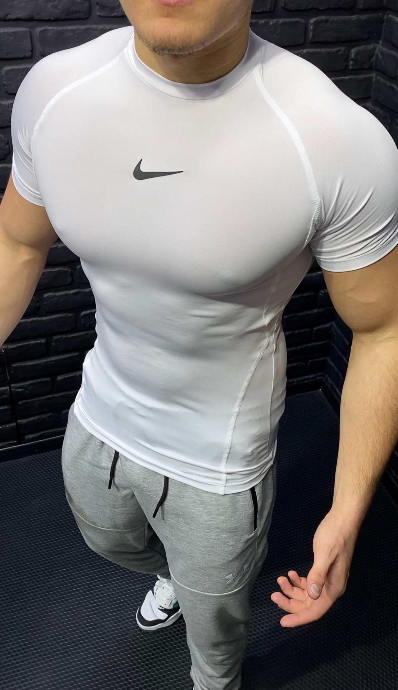 Nike Küçük Logolu Compression T-Shirt - Beyaz