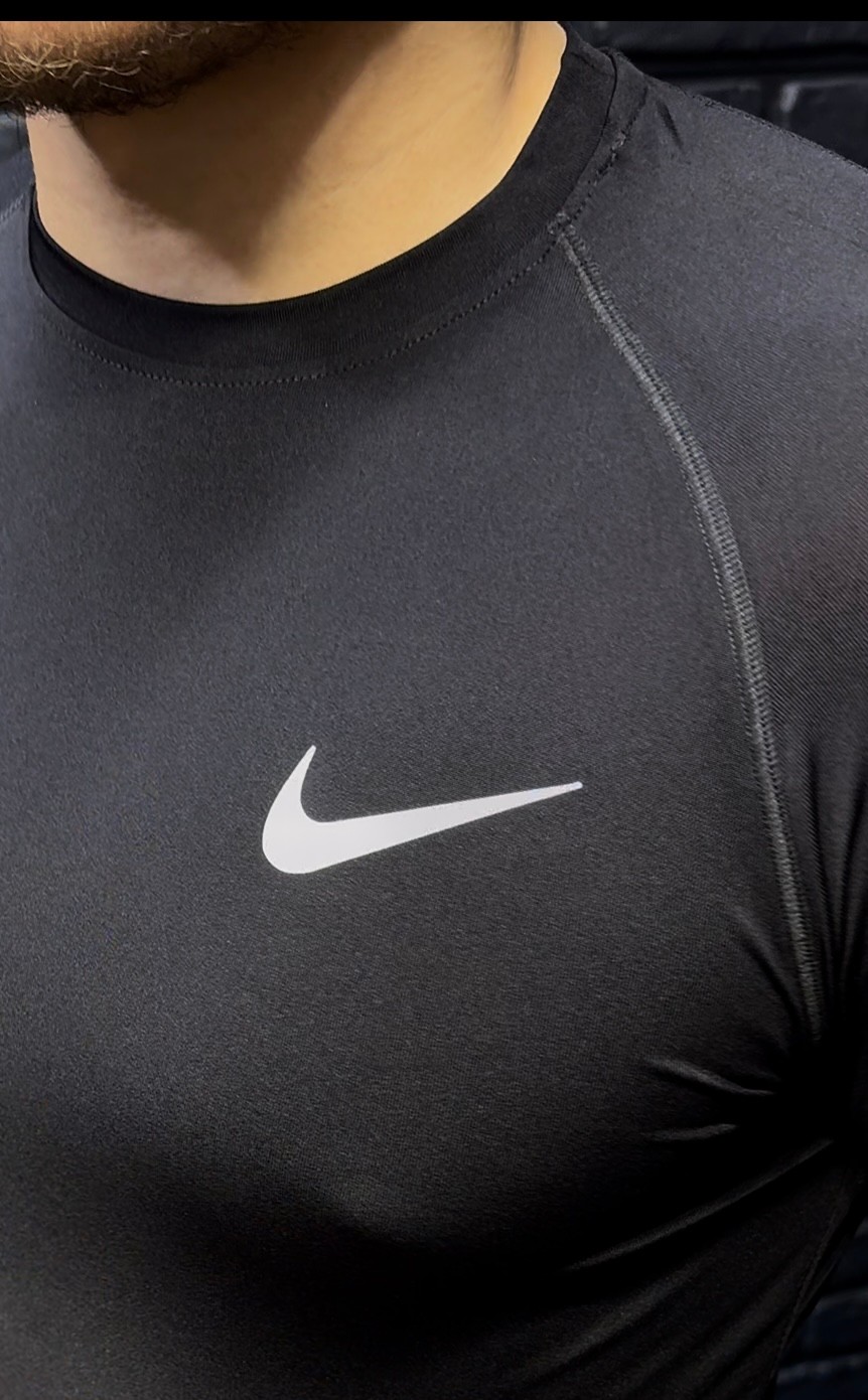 Nike Pro Parmak Geçmeli Compression Body