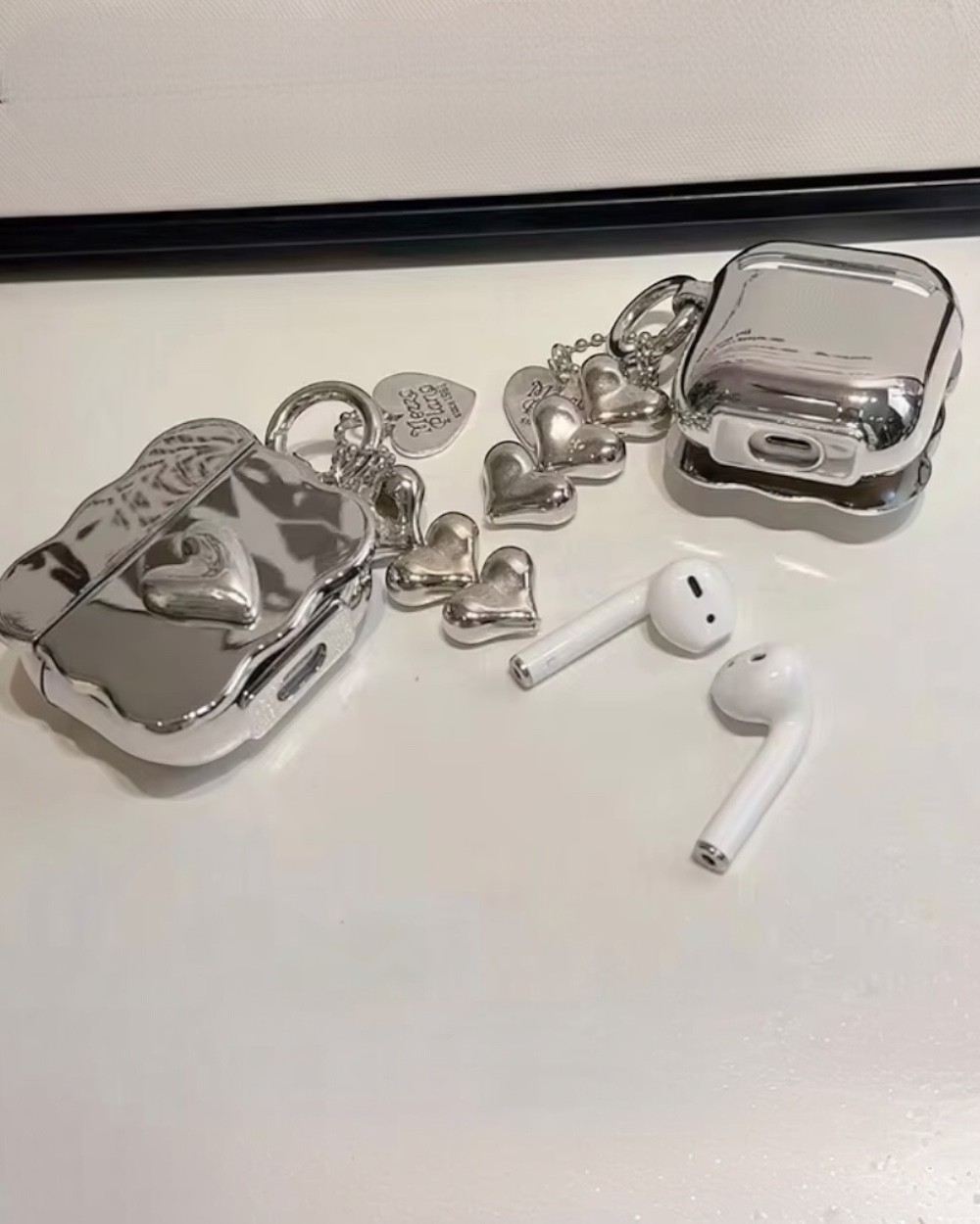 Nikelaj Dalgalı Kalpli Airpods Kılıf