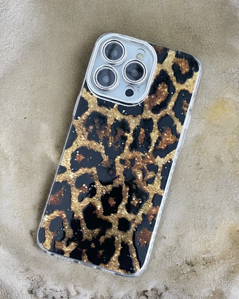 Iphone Uyumlu Taşlı Lens Koruyuculu Leopar Desenli Kılıf - SADE KOYU LEOPAR