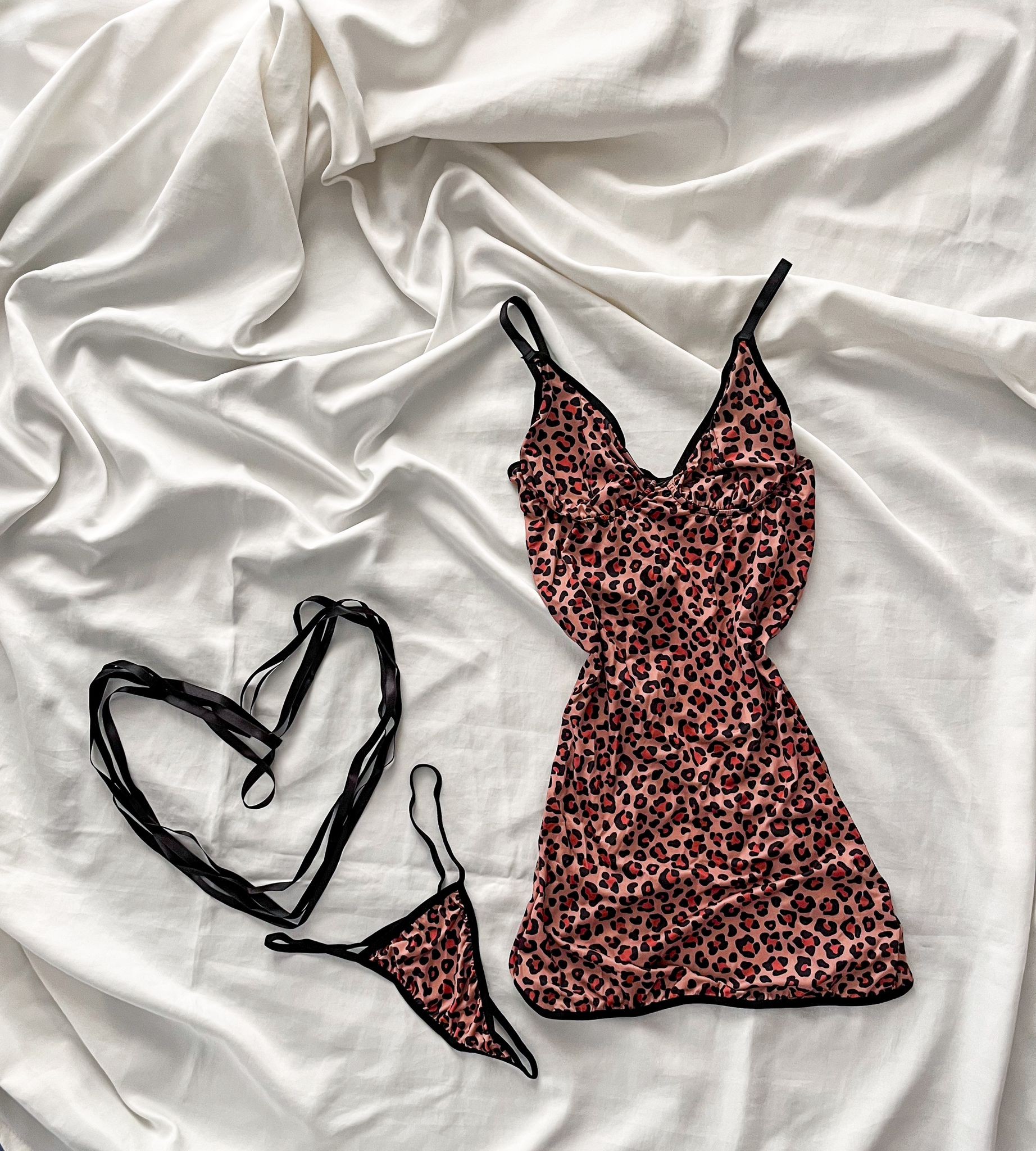 Arkası Çapraz Tül Bağlı Babydoll 