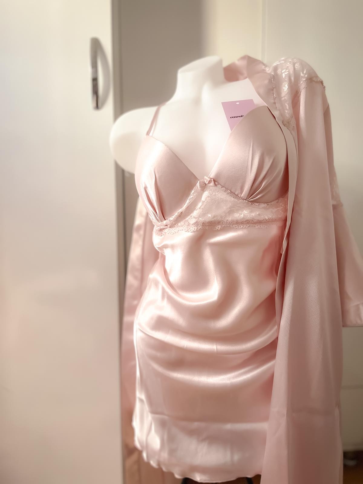 Göğüs Pedli Prenses Model Pudra Sabahlıklı Set 