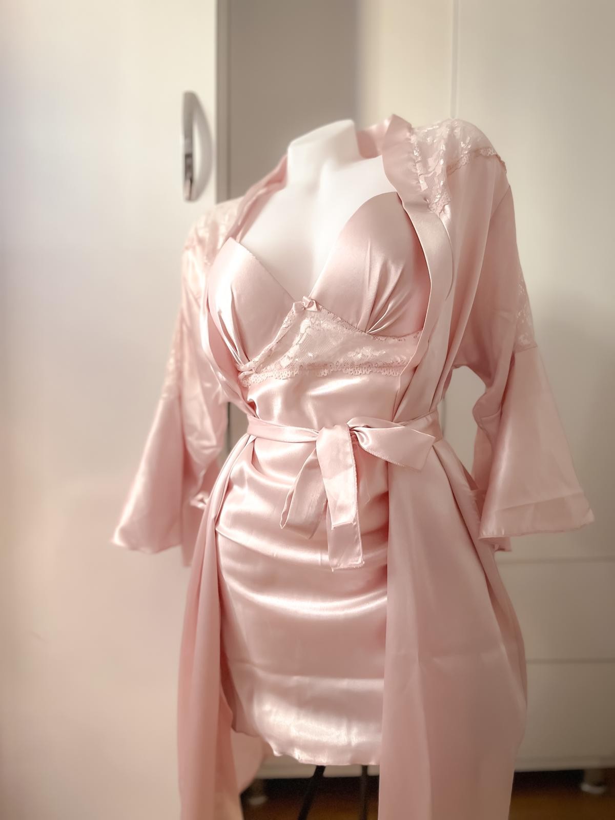 Göğüs Pedli Prenses Model Pudra Sabahlıklı Set 