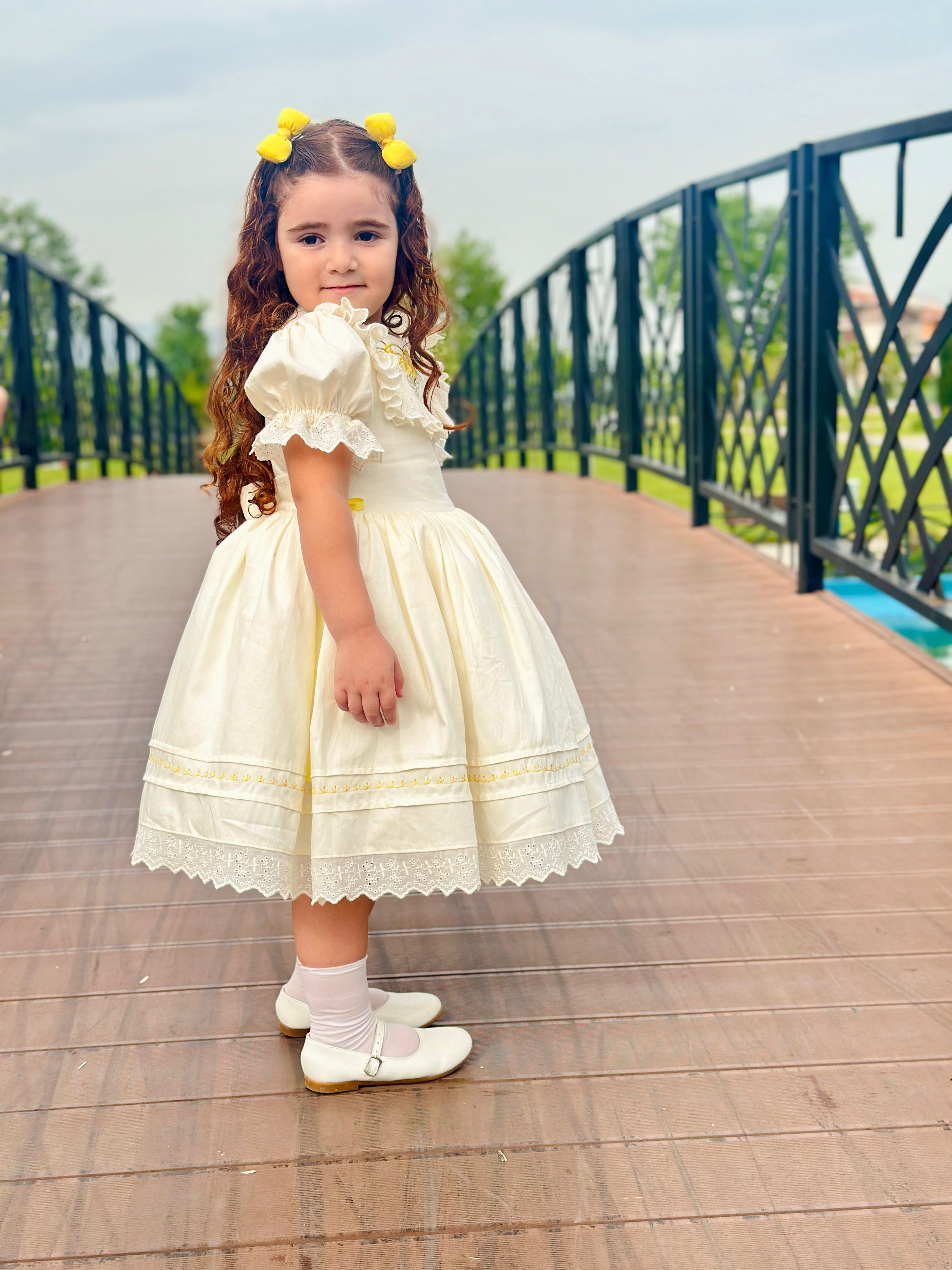 Sarı Kurdaleli Vintage Kız Bebek Elbise,Doğum günü elbise,fotoğraf çekim elbise,0-10 Yaş Uygun