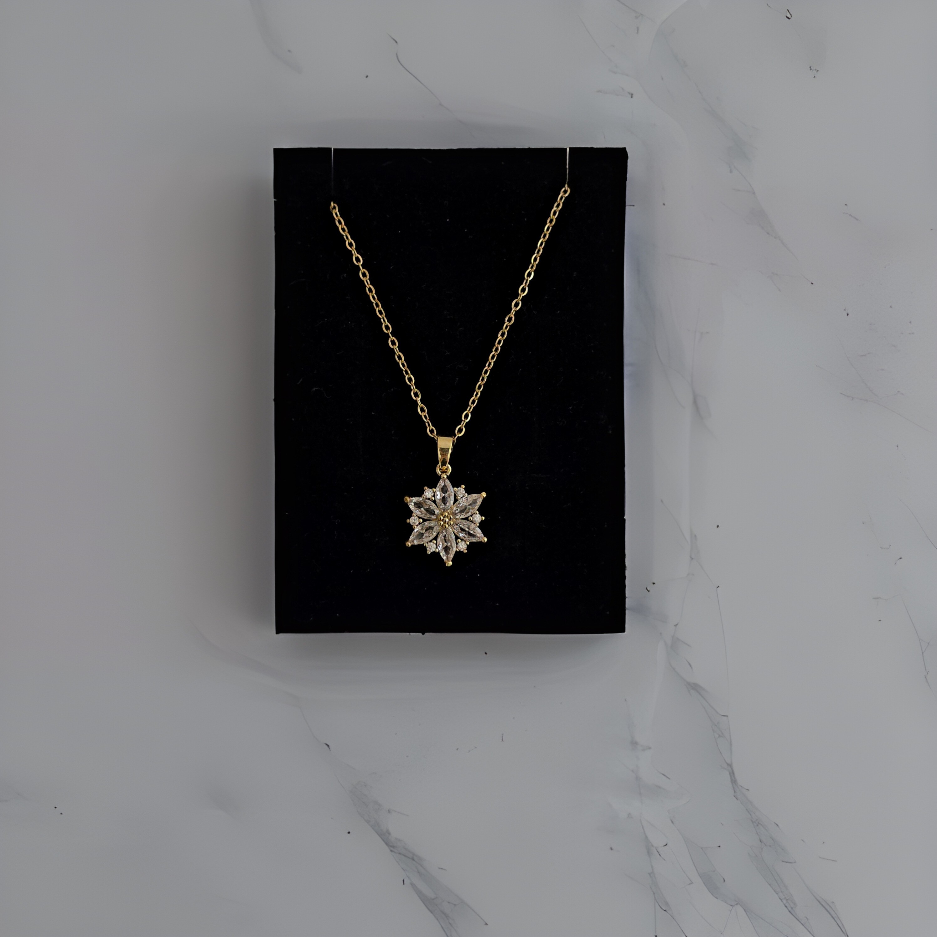 Lotus Çiçeği Gold Kolye