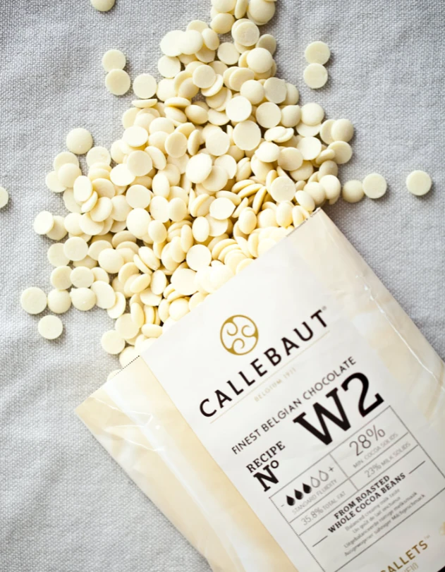 Callebaut Pul Çikolata 1 kg (Bölünmüş) - Beyaz W2 (%28)