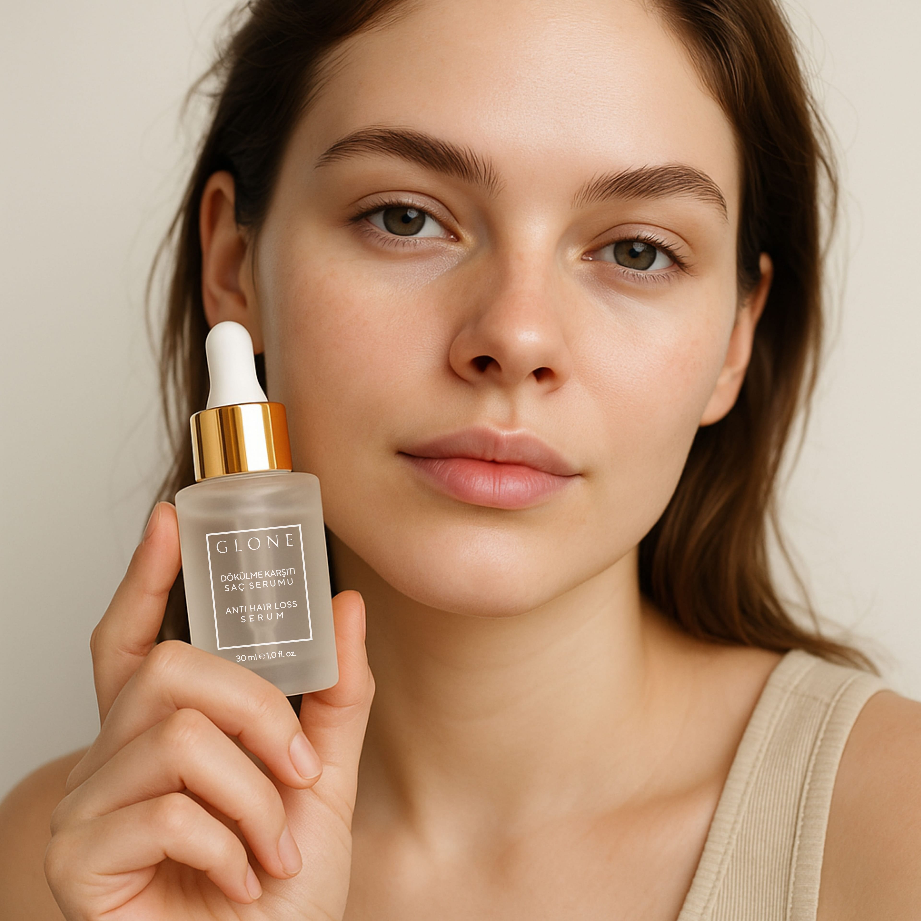 GLONE Dökülme Karşıtı Saç Serumu | Biotin, Keratin, Kafur & Mentol İçerikli - Saç Köklerini Güçlendirir, Dökülmeyi Önler 30 ml | Yeşil Çay, Biberiye Yağı & İpek Proteini ile Onarım