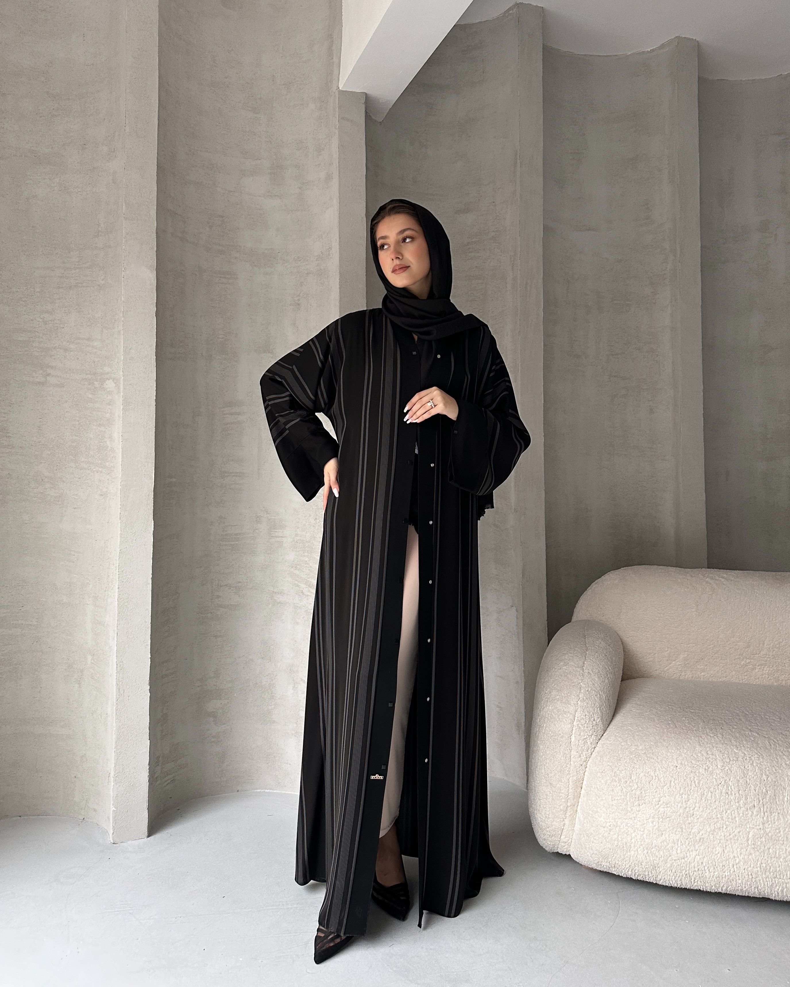 Beyaz Çizgili Abaya