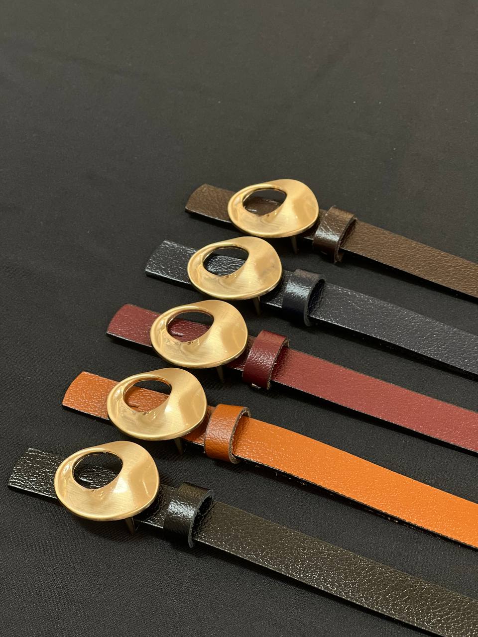 Yuvarlak Aksesuar Detaylı Kadın Kemer