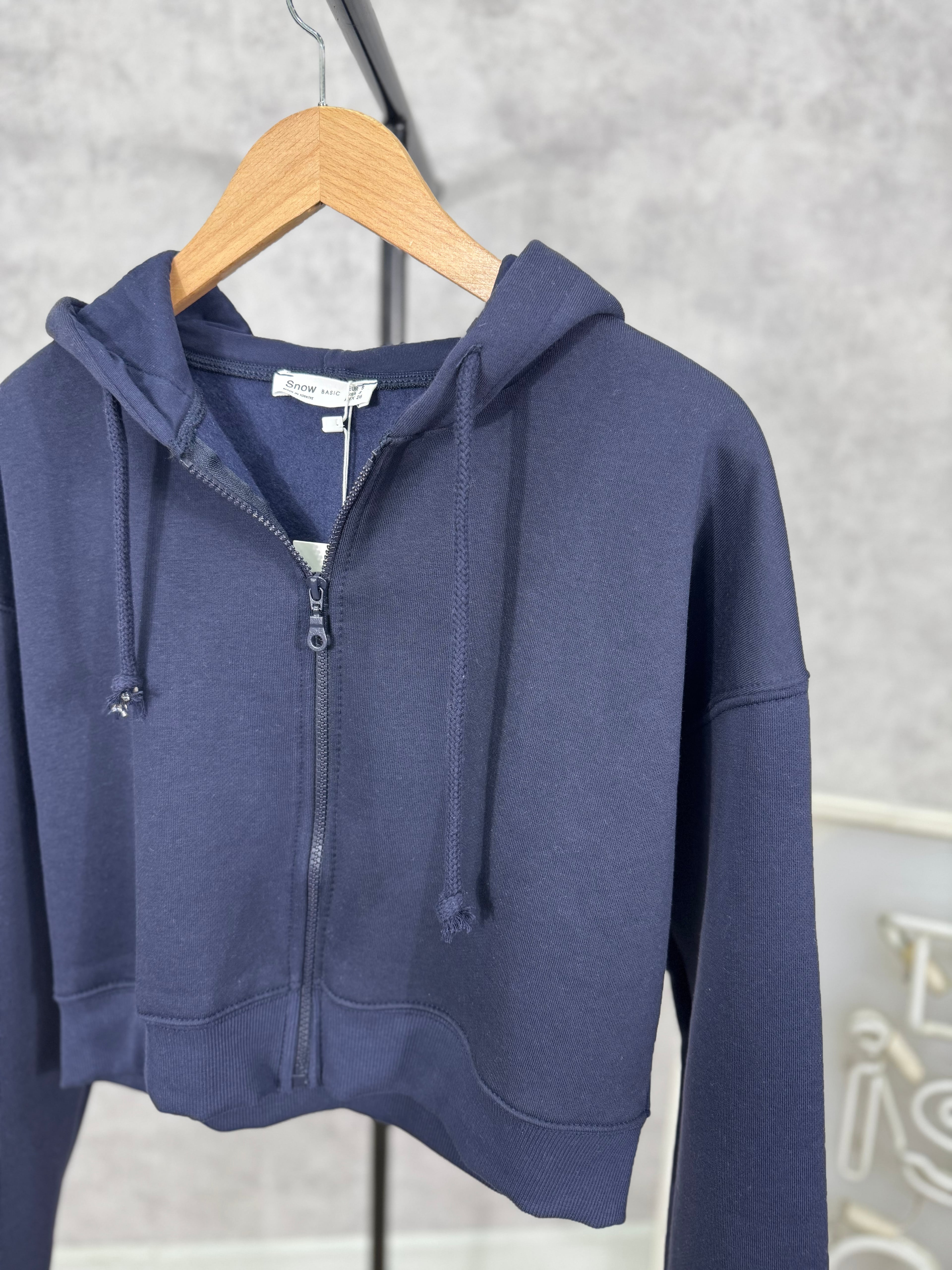 Kanguru Cep Fermuarlı Crop Sweatshirt
