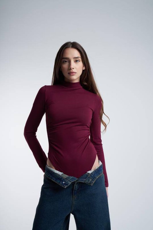 Uzun Kollu Dik Yaka Çıtçıtlı Body - bordo