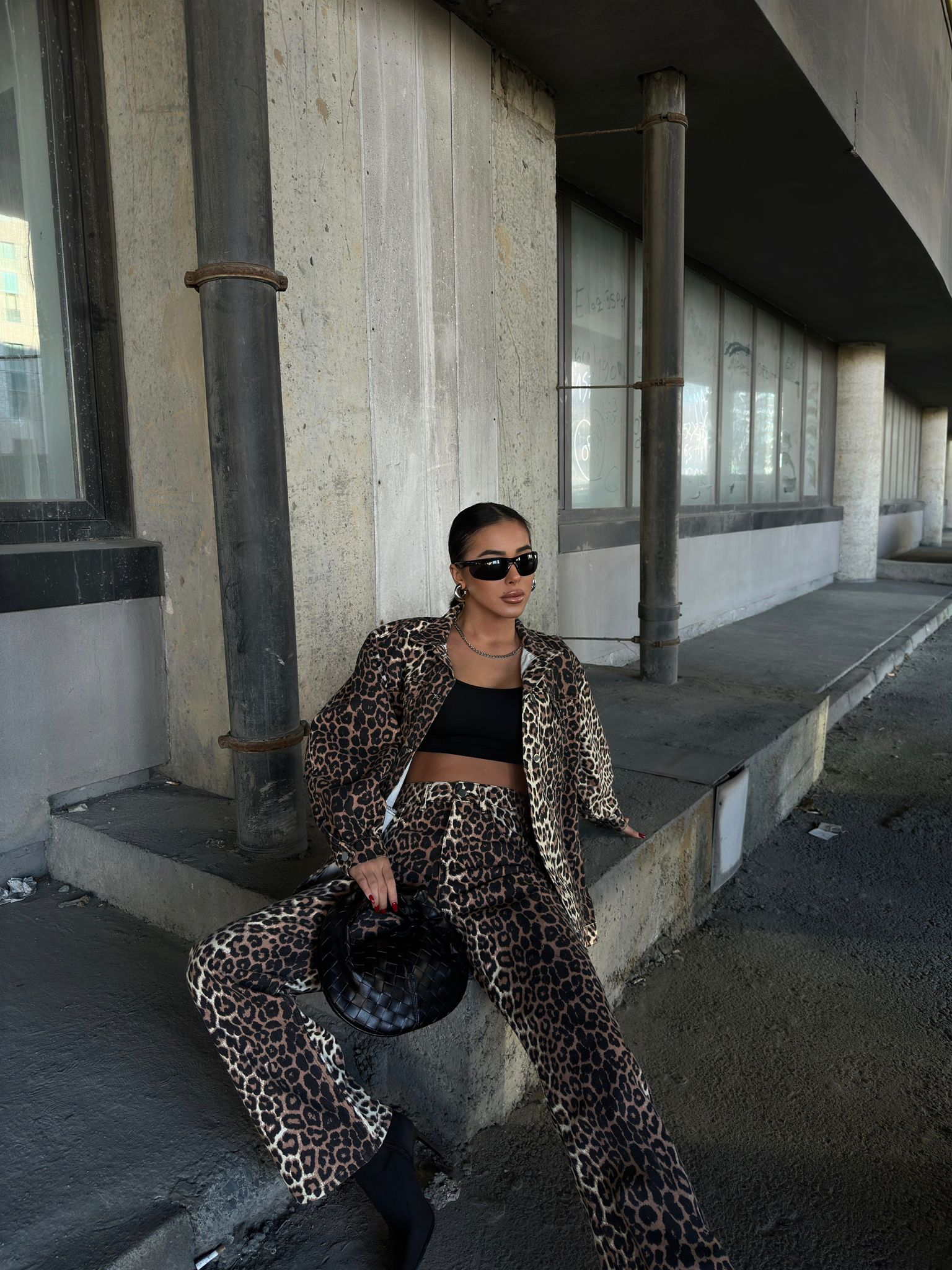 Leopar Desenli Düğmeli Ceket & Pantolon Jean Takım