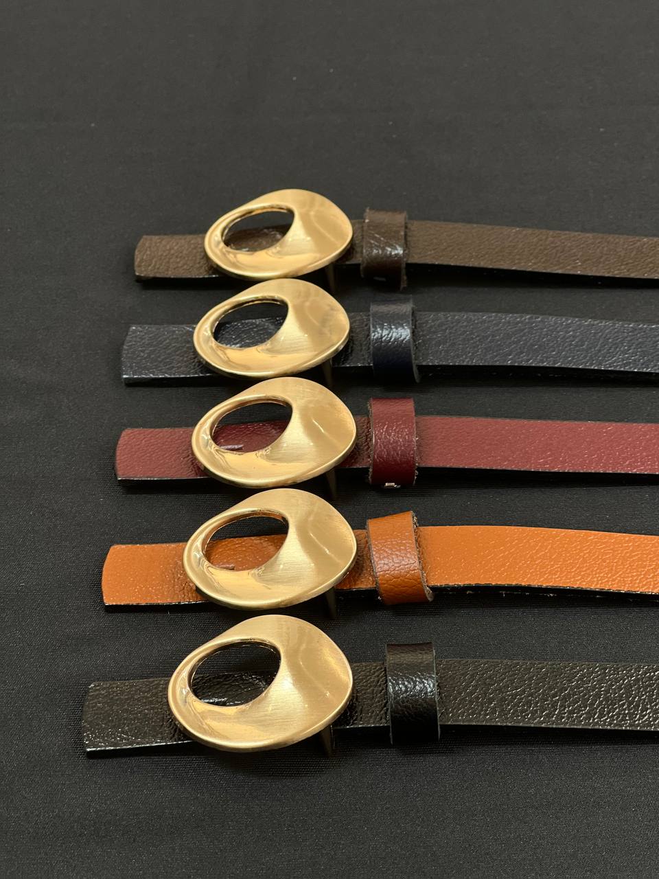 Yuvarlak Aksesuar Detaylı Kadın Kemer