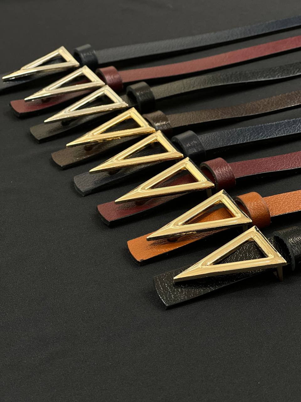 Üçgen Toka Detaylı Kadın Kemer