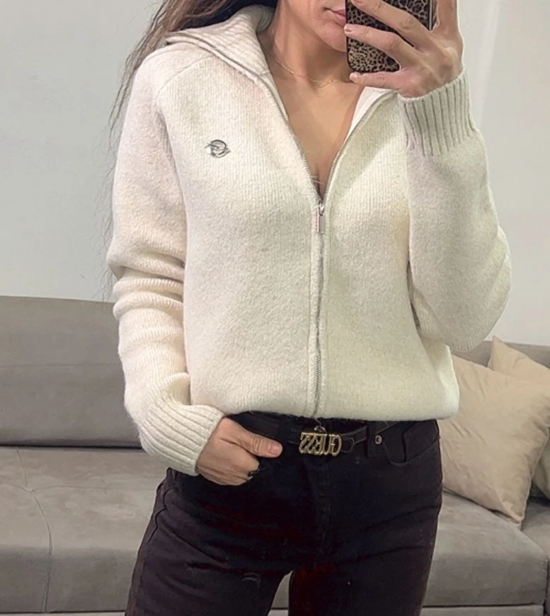 Yüksek Yaka Bej Fermuarlı Triko Hırka