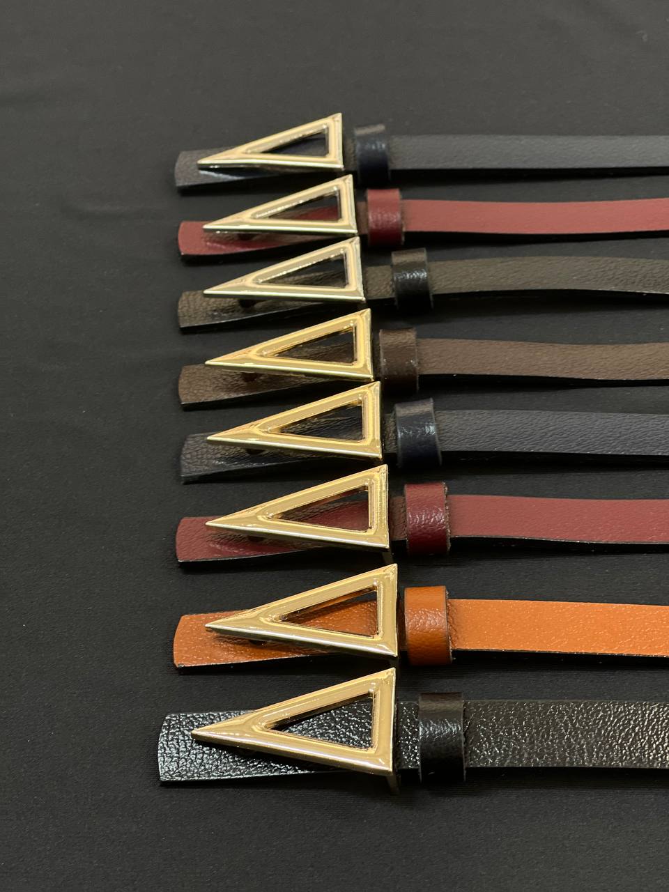 Üçgen Toka Detaylı Kadın Kemer