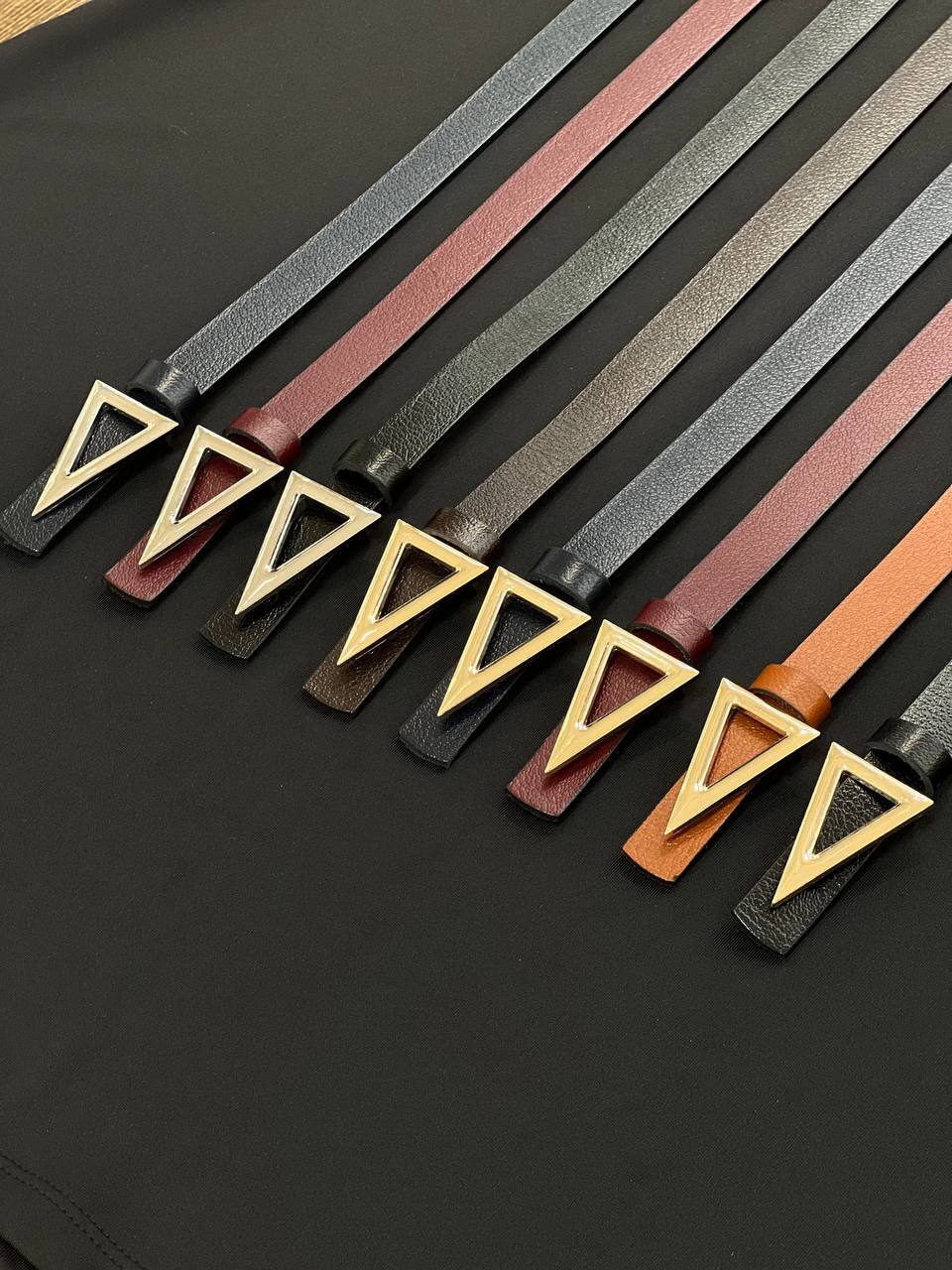 Üçgen Toka Detaylı Kadın Kemer