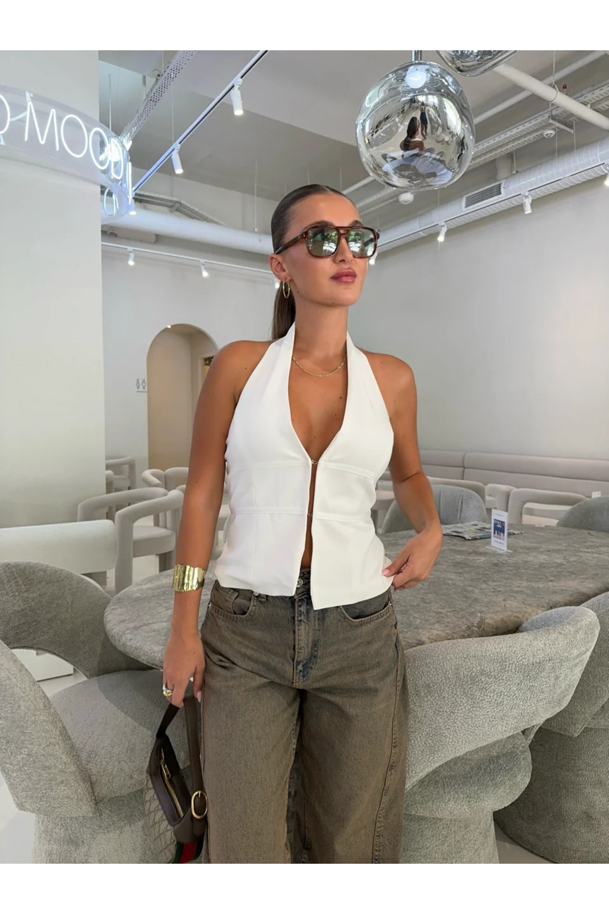 Marka Model Siyah Kopçalı Yelek