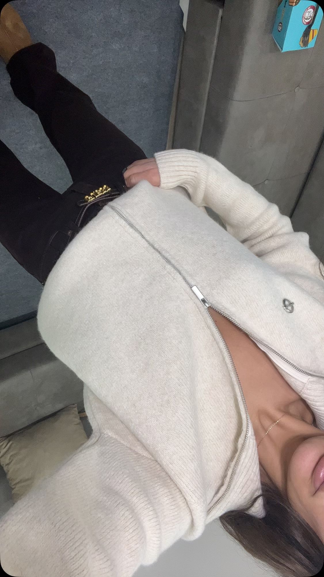 Yüksek Yaka Bej Fermuarlı Triko Hırka