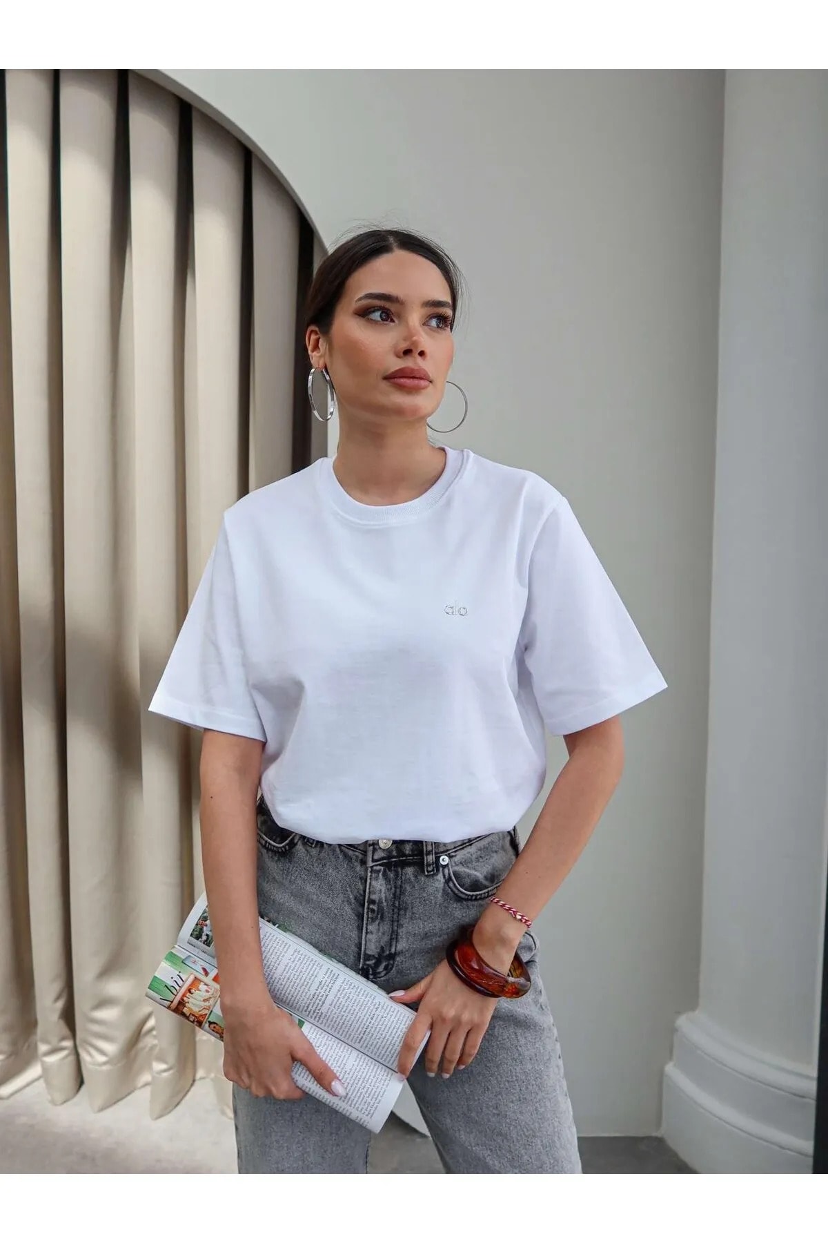 Kadın Basic Logo Detaylı Kısa Kol T-Shirt