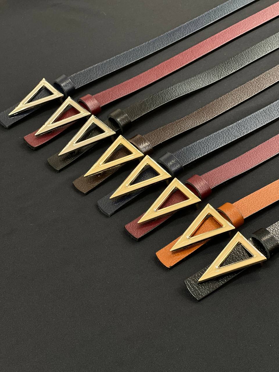 Üçgen Toka Detaylı Kadın Kemer