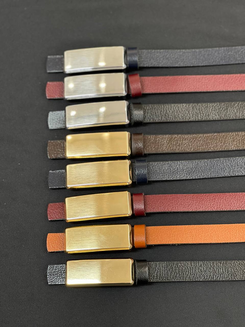 Aksesuar Detaylı Tokalı İnce Kadın Kemer