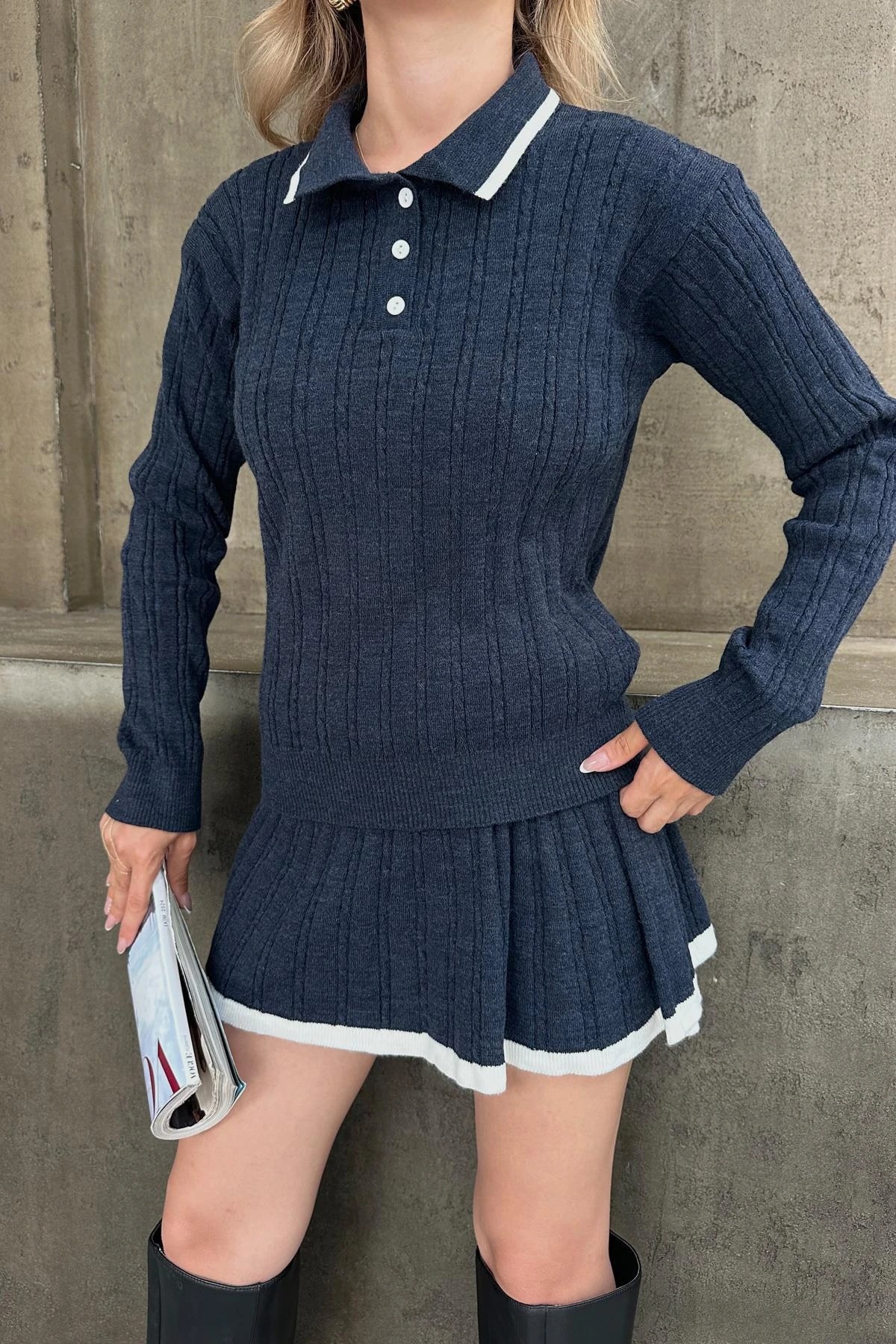 Düğmeli Polo Yakalı Kazak Mini Etek Alt Üst Triko Takım