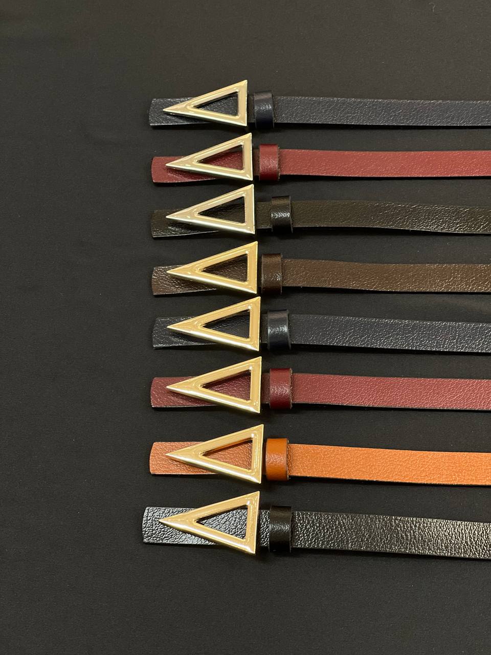 Üçgen Toka Detaylı Kadın Kemer