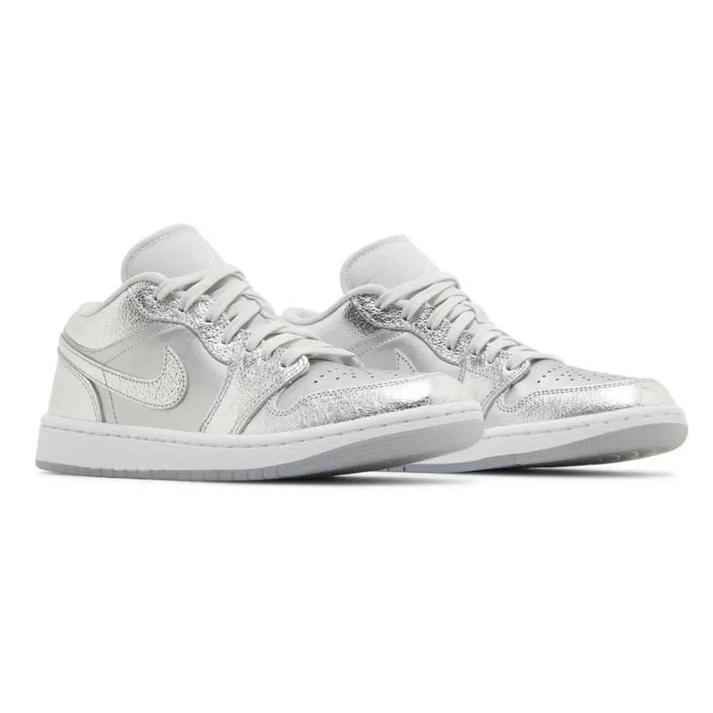 Jordan 1 Low SE Metallic Silver