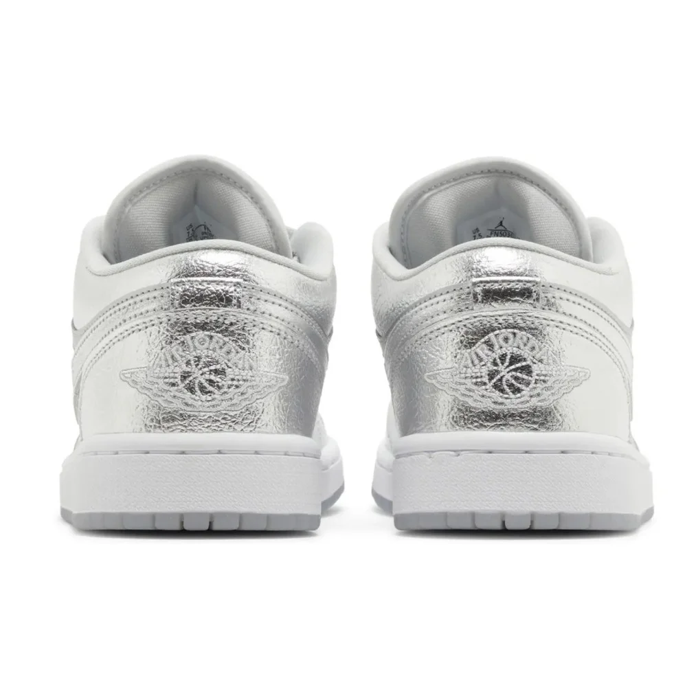 Jordan 1 Low SE Metallic Silver
