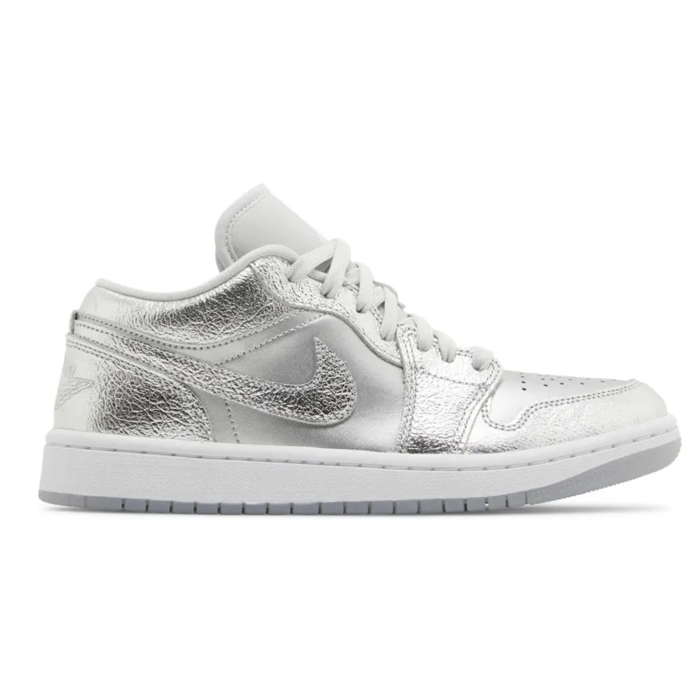 Jordan 1 Low SE Metallic Silver