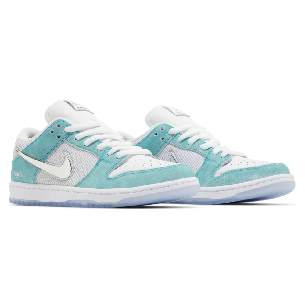 SB Dunk Low April Skateboards Sneakers