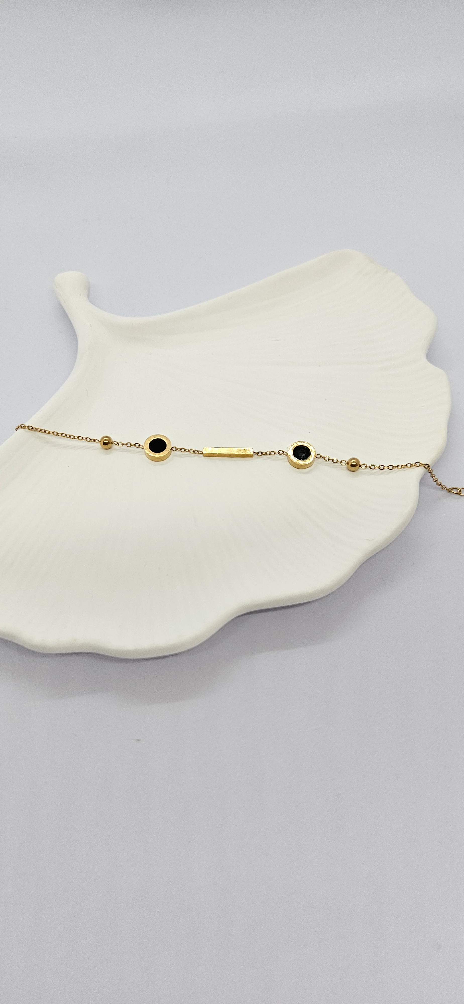 BLGVR MODEL BİLEKLİK